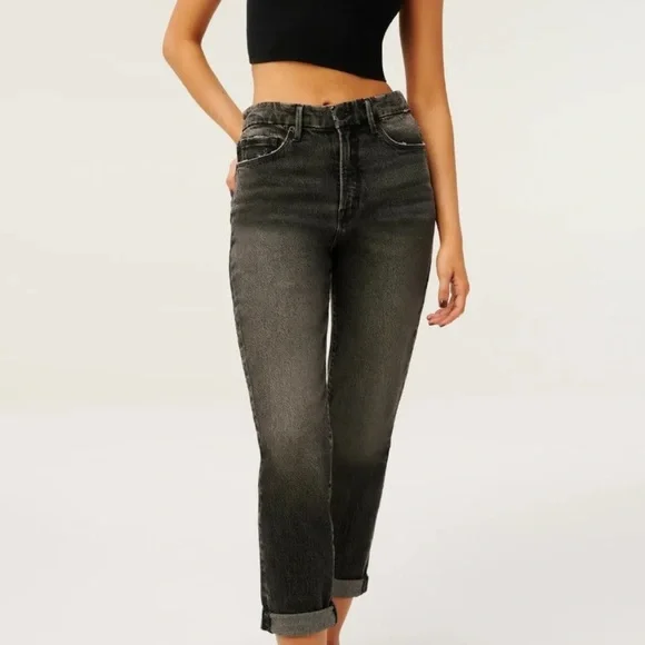 NWT Good American Good Girlfriend High Black217 Tapered-Leg High-Rise Jeans - Picture 2 of 10